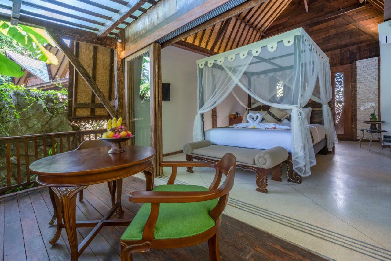 Ethnic One-Bedroom Villa Balcony